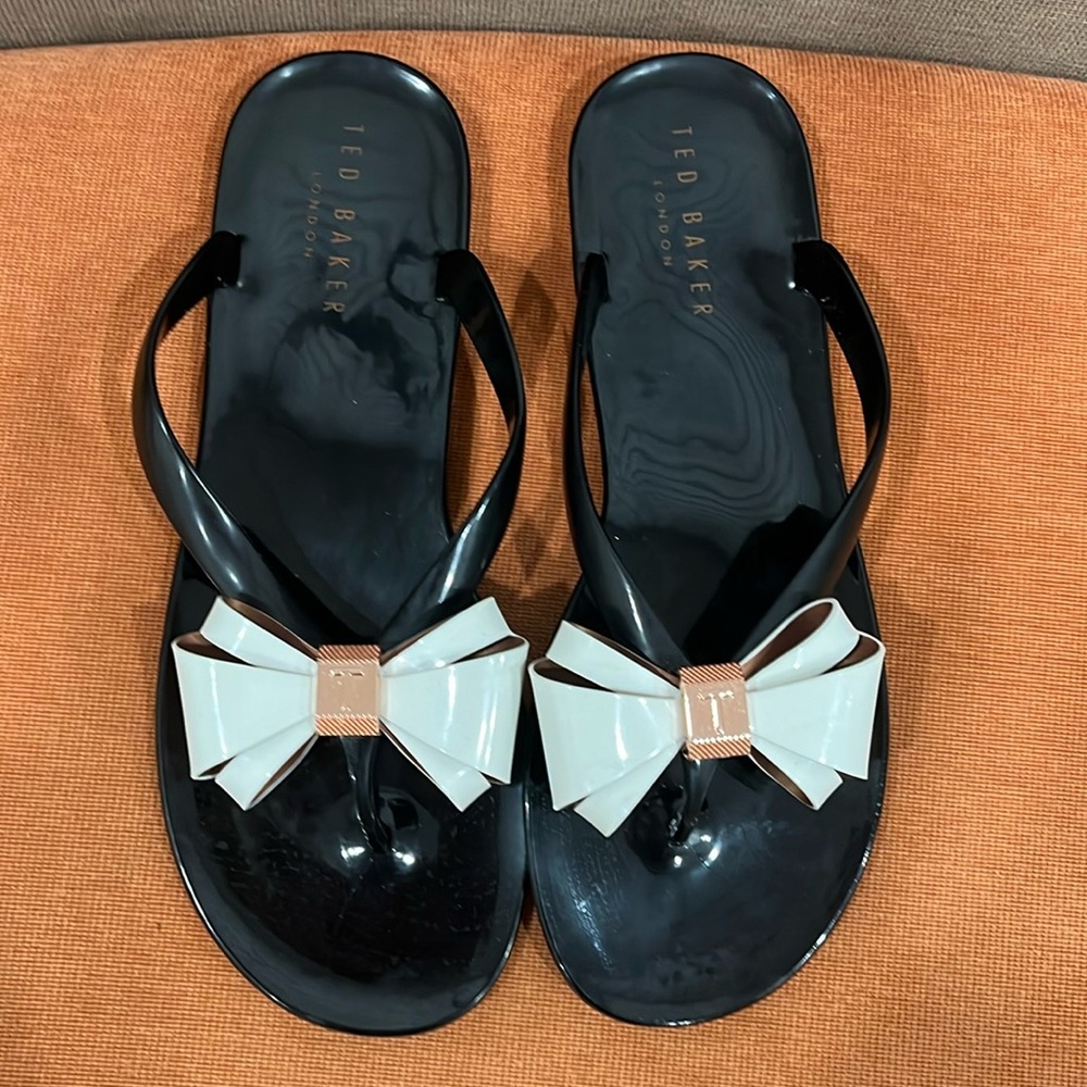 Ted Baker Aoshaf Bow Jelly Flip Flops Black / White Bow Ross Gold Details size 7